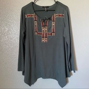 Style & Co. Tunic Top Size M Long Sleeve Basic Lightweight Embroidery